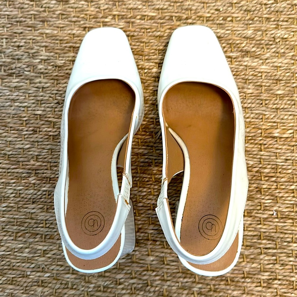 White Never worn UO sling back women’s shoes 8M perfect for Bridal occasions